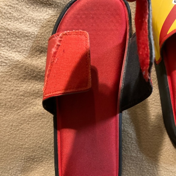 Men’s Red and Yellow Kansas City Chiefs Slide Sandals 11-12 - Picture 3 of 6